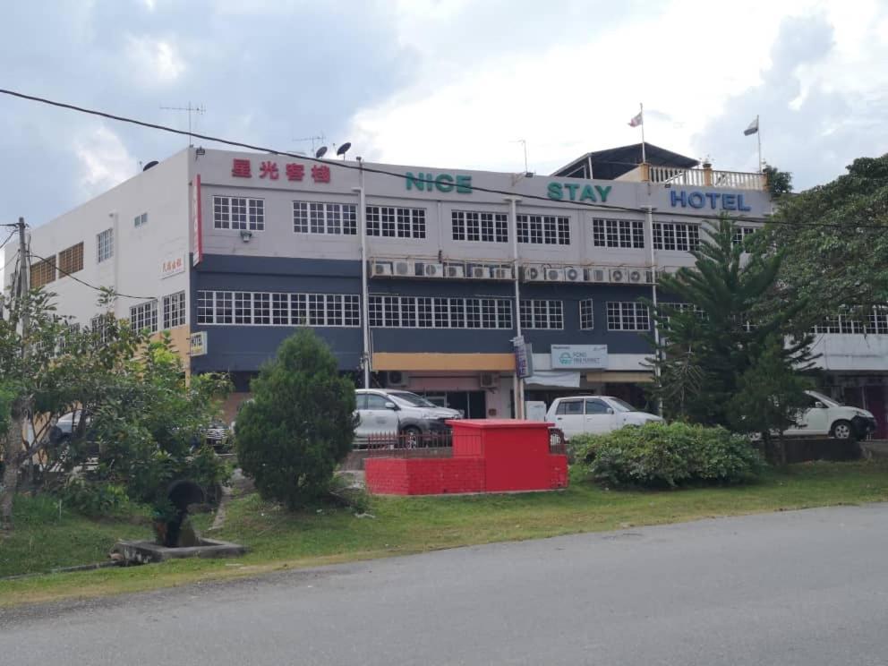Nice Stay Hotel Raub Buitenkant foto